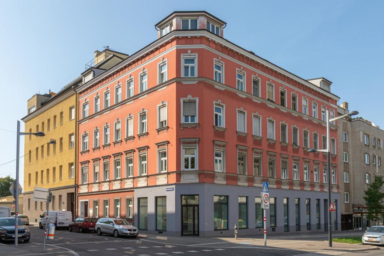 Yeshello Central Station Studio Vienna Exterior photo