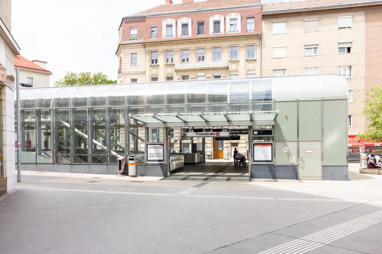Yeshello Central Station Studio Vienna Exterior photo